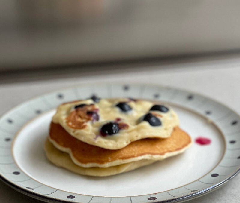 Plant-based banana pancakes recipe