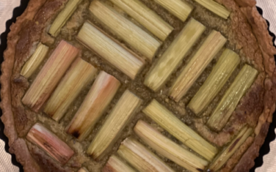 Rhubarb, cardamom and pistachio tart
