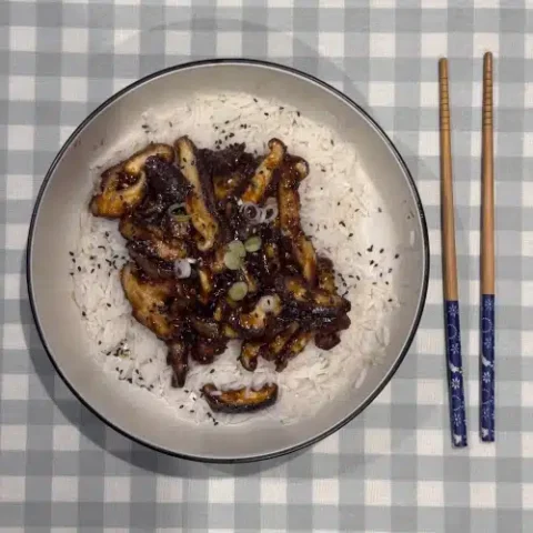 Sticky Shiitake Mushrooms – A Sweet & Savoury Vegan Delight
